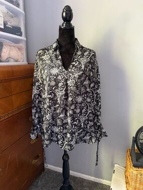 H&M Black and White Floral Button-Down High-Low Blouse